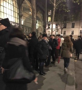 Hundreds "font la queue" for La Nuit Américaine outside Le Carreau du Temple