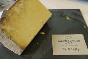 Salers, a semi-hard cheese from Auvergne, is an excellent gift from Paris.